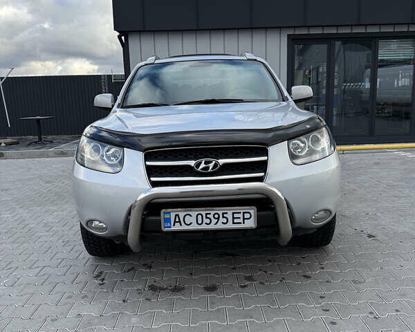 Сірий Хендай Санта Фе, об'ємом двигуна 2.2 л та пробігом 257 тис. км за 9650 $, фото 1 на Automoto.ua