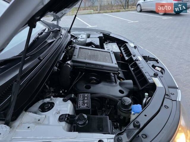 Серый Хендай Санта Фе, объемом двигателя 2.2 л и пробегом 251 тыс. км за 9333 $, фото 61 на Automoto.ua