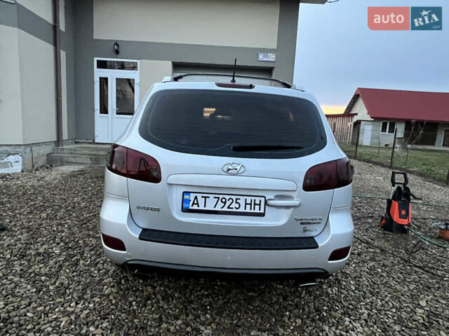 Серый Хендай Санта Фе, объемом двигателя 2.2 л и пробегом 205 тыс. км за 10300 $, фото 6 на Automoto.ua