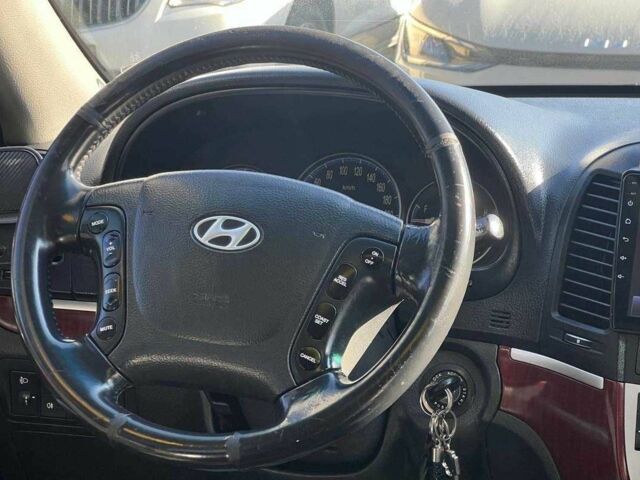 Сірий Хендай Санта Фе, об'ємом двигуна 2.2 л та пробігом 317 тис. км за 9600 $, фото 19 на Automoto.ua