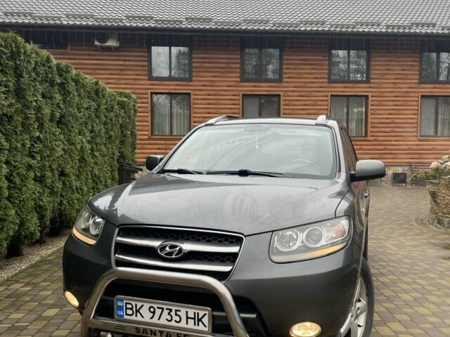 Серый Хендай Санта Фе, объемом двигателя 2.2 л и пробегом 268 тыс. км за 9000 $, фото 2 на Automoto.ua