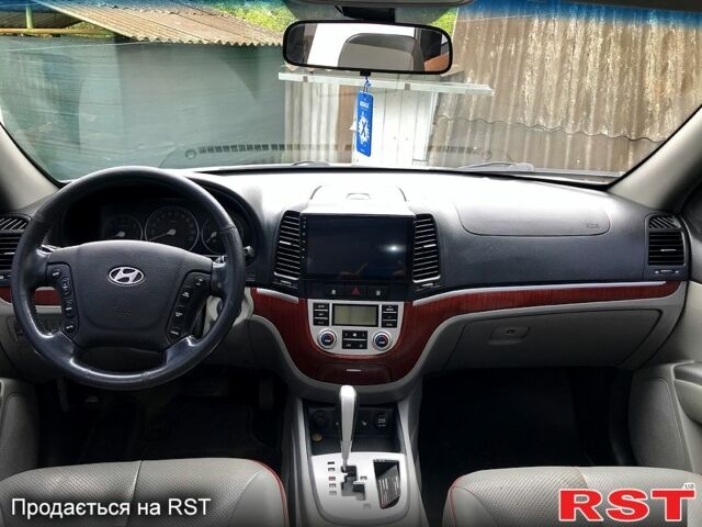 Серый Хендай Санта Фе, объемом двигателя 2.7 л и пробегом 169 тыс. км за 9300 $, фото 3 на Automoto.ua