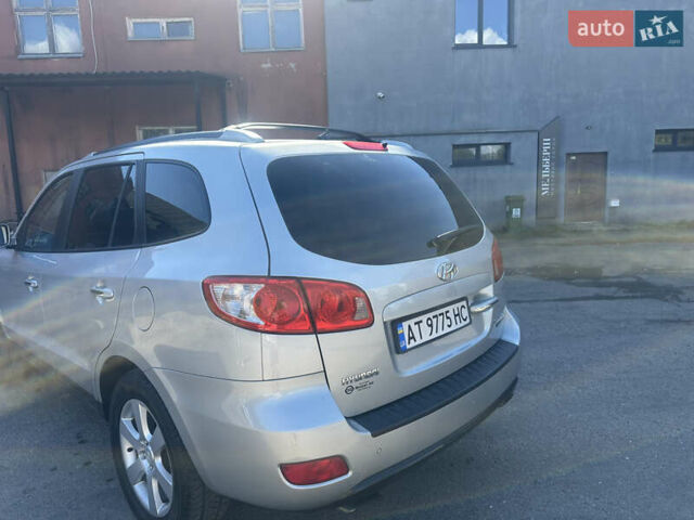 Серый Хендай Санта Фе, объемом двигателя 2.19 л и пробегом 301 тыс. км за 8500 $, фото 15 на Automoto.ua