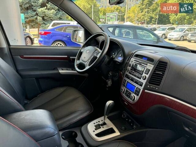 Серый Хендай Санта Фе, объемом двигателя 2.2 л и пробегом 120 тыс. км за 9900 $, фото 12 на Automoto.ua