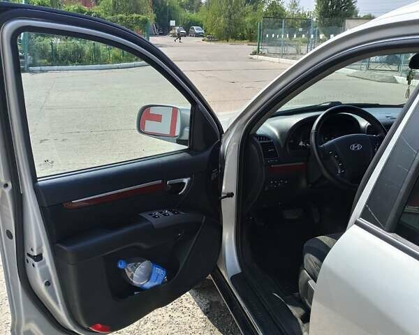 Сірий Хендай Санта Фе, об'ємом двигуна 2.2 л та пробігом 220 тис. км за 9500 $, фото 8 на Automoto.ua