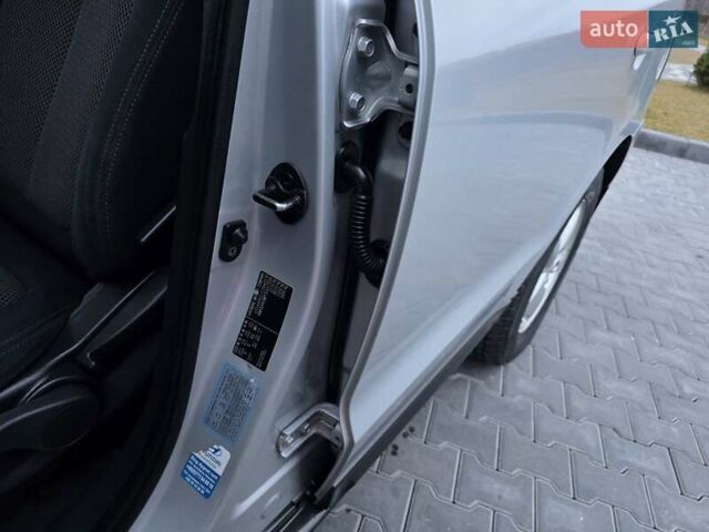 Серый Хендай Санта Фе, объемом двигателя 2.2 л и пробегом 251 тыс. км за 9333 $, фото 32 на Automoto.ua