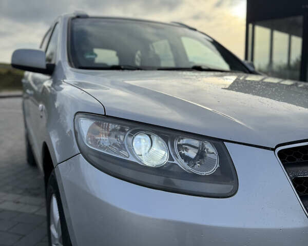 Сірий Хендай Санта Фе, об'ємом двигуна 2.2 л та пробігом 282 тис. км за 9777 $, фото 5 на Automoto.ua