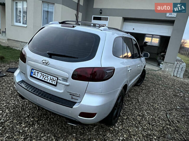 Серый Хендай Санта Фе, объемом двигателя 2.2 л и пробегом 205 тыс. км за 10300 $, фото 9 на Automoto.ua