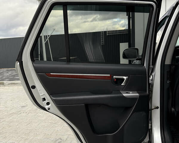 Сірий Хендай Санта Фе, об'ємом двигуна 2.2 л та пробігом 257 тис. км за 9650 $, фото 31 на Automoto.ua