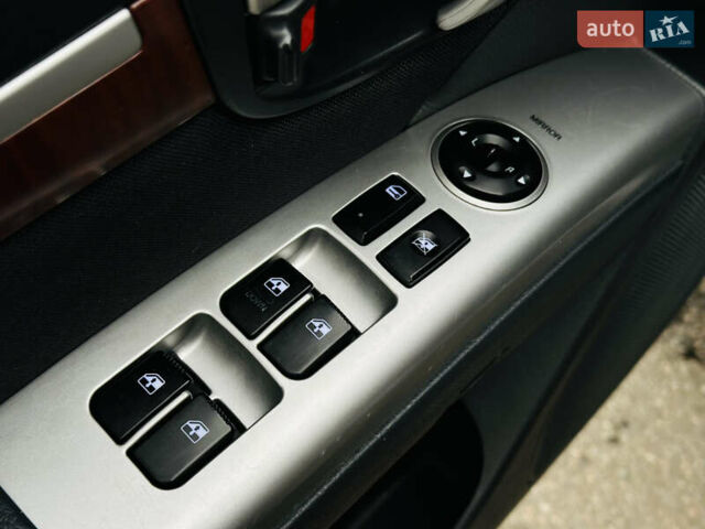 Серый Хендай Санта Фе, объемом двигателя 2.19 л и пробегом 290 тыс. км за 8999 $, фото 25 на Automoto.ua