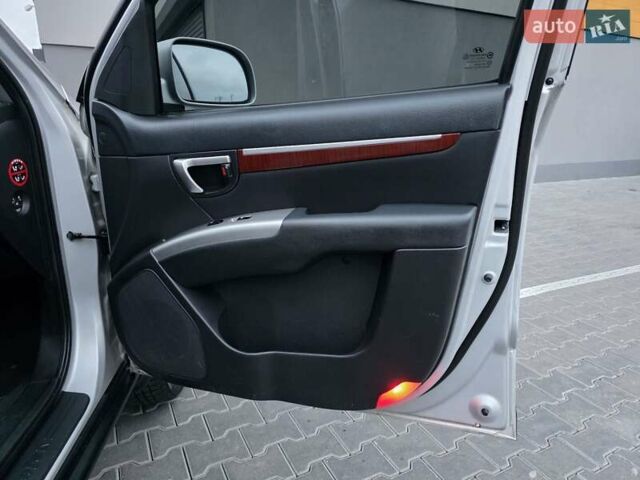 Серый Хендай Санта Фе, объемом двигателя 2.2 л и пробегом 251 тыс. км за 9333 $, фото 39 на Automoto.ua