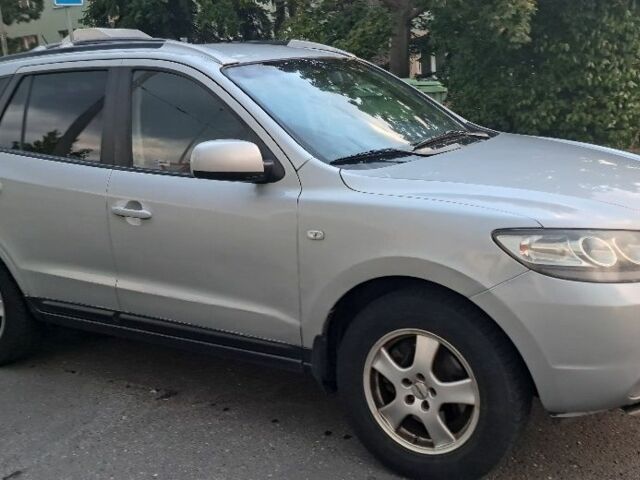 Серый Хендай Санта Фе, объемом двигателя 0 л и пробегом 270 тыс. км за 4800 $, фото 1 на Automoto.ua