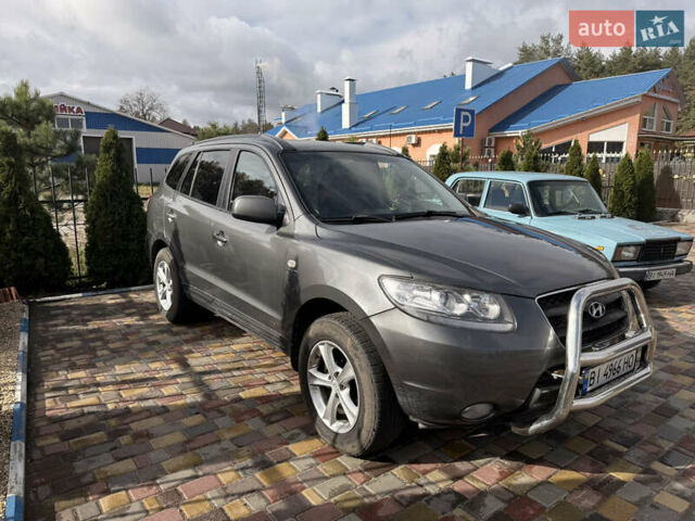 Серый Хендай Санта Фе, объемом двигателя 2.2 л и пробегом 211 тыс. км за 10500 $, фото 1 на Automoto.ua