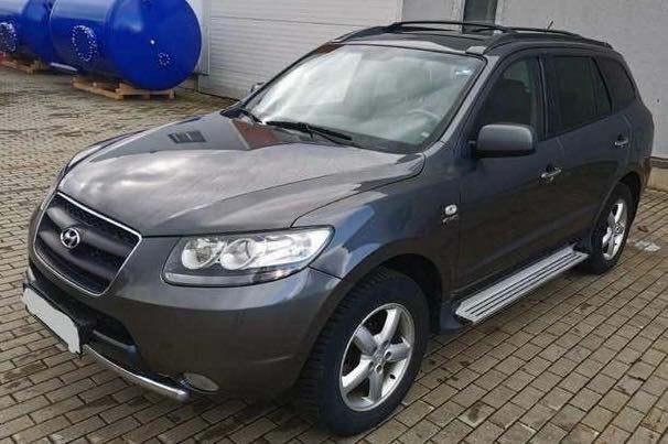 Серый Хендай Санта Фе, объемом двигателя 2.2 л и пробегом 330 тыс. км за 8600 $, фото 6 на Automoto.ua