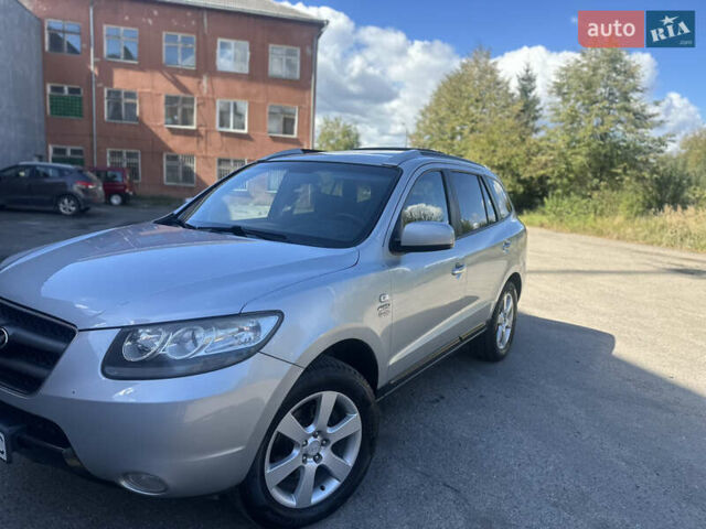 Серый Хендай Санта Фе, объемом двигателя 2.19 л и пробегом 301 тыс. км за 8500 $, фото 6 на Automoto.ua