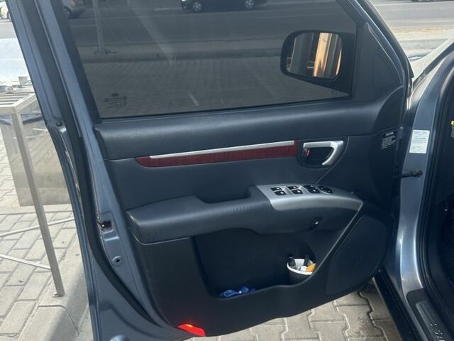 Сірий Хендай Санта Фе, об'ємом двигуна 2.2 л та пробігом 230 тис. км за 10500 $, фото 12 на Automoto.ua