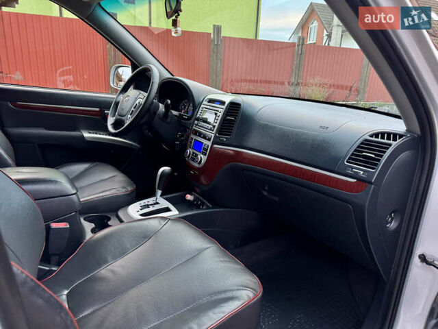 Серый Хендай Санта Фе, объемом двигателя 2.2 л и пробегом 297 тыс. км за 10300 $, фото 46 на Automoto.ua