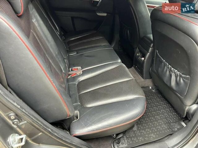 Серый Хендай Санта Фе, объемом двигателя 2.19 л и пробегом 320 тыс. км за 10300 $, фото 10 на Automoto.ua