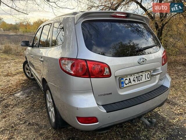 Серый Хендай Санта Фе, объемом двигателя 2.2 л и пробегом 232 тыс. км за 10500 $, фото 8 на Automoto.ua