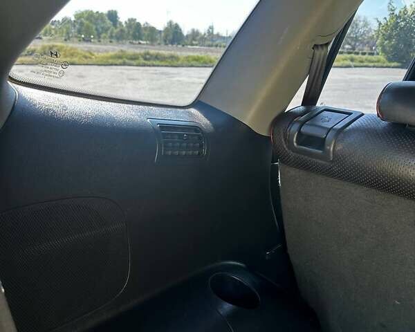 Серый Хендай Санта Фе, объемом двигателя 2.2 л и пробегом 241 тыс. км за 8900 $, фото 11 на Automoto.ua