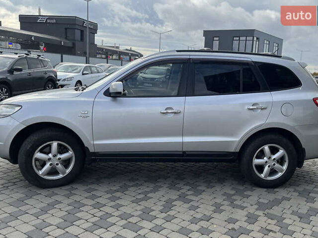 Серый Хендай Санта Фе, объемом двигателя 2.19 л и пробегом 254 тыс. км за 11300 $, фото 3 на Automoto.ua