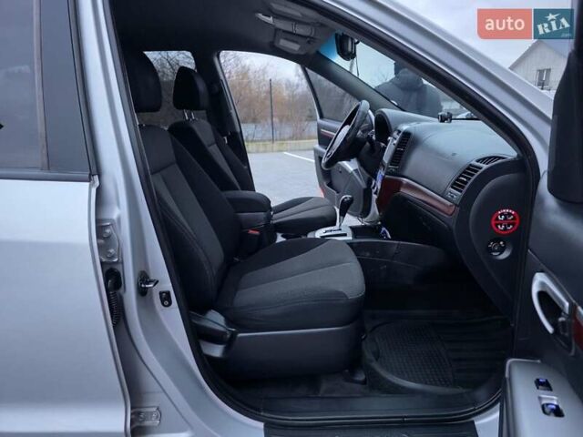 Серый Хендай Санта Фе, объемом двигателя 2.2 л и пробегом 251 тыс. км за 9333 $, фото 35 на Automoto.ua