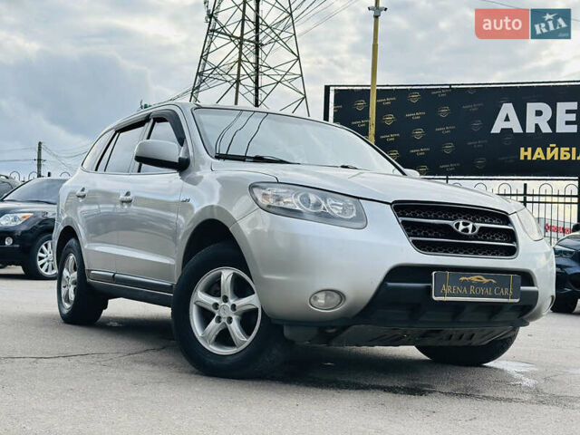 Серый Хендай Санта Фе, объемом двигателя 2.66 л и пробегом 174 тыс. км за 8700 $, фото 2 на Automoto.ua