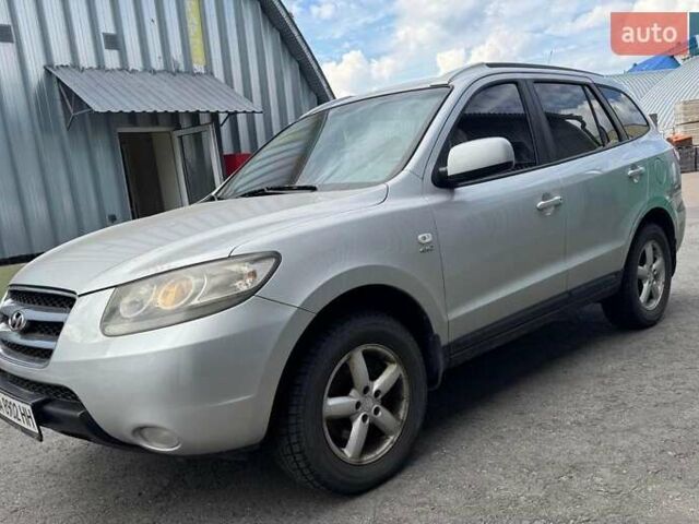 Серый Хендай Санта Фе, объемом двигателя 2.19 л и пробегом 260 тыс. км за 9100 $, фото 7 на Automoto.ua