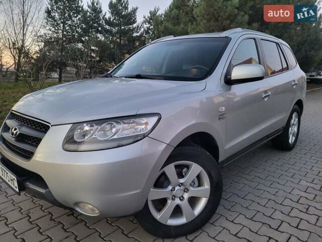 Серый Хендай Санта Фе, объемом двигателя 2.19 л и пробегом 302 тыс. км за 9990 $, фото 2 на Automoto.ua