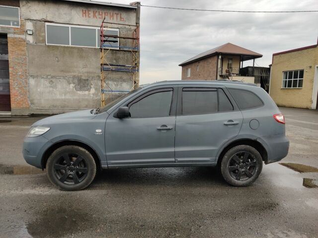 Серый Хендай Санта Фе, объемом двигателя 2.2 л и пробегом 330 тыс. км за 6050 $, фото 1 на Automoto.ua