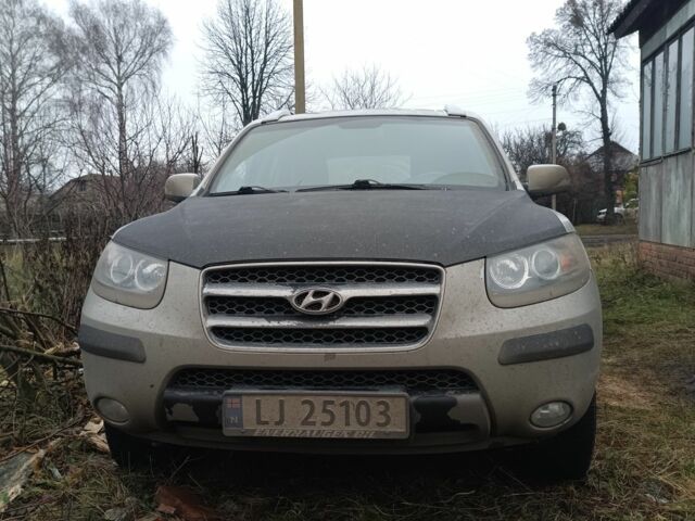 Серый Хендай Санта Фе, объемом двигателя 2.2 л и пробегом 240 тыс. км за 5300 $, фото 3 на Automoto.ua