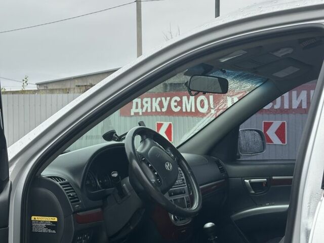 Сірий Хендай Санта Фе, об'ємом двигуна 2.2 л та пробігом 200 тис. км за 9299 $, фото 8 на Automoto.ua