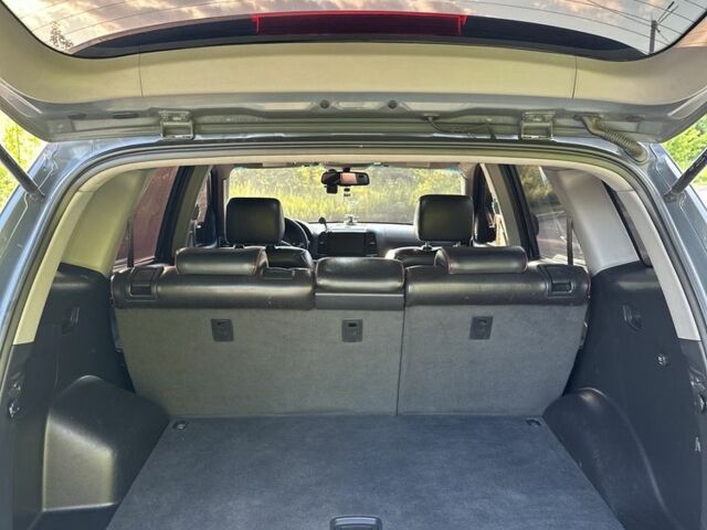 Серый Хендай Санта Фе, объемом двигателя 2.2 л и пробегом 325 тыс. км за 9500 $, фото 4 на Automoto.ua