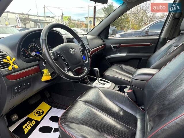 Серый Хендай Санта Фе, объемом двигателя 2.19 л и пробегом 253 тыс. км за 11500 $, фото 10 на Automoto.ua