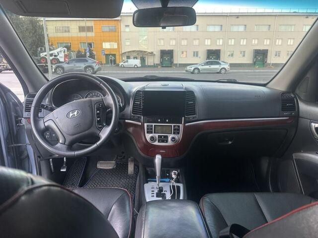 Сірий Хендай Санта Фе, об'ємом двигуна 2.2 л та пробігом 230 тис. км за 10500 $, фото 9 на Automoto.ua