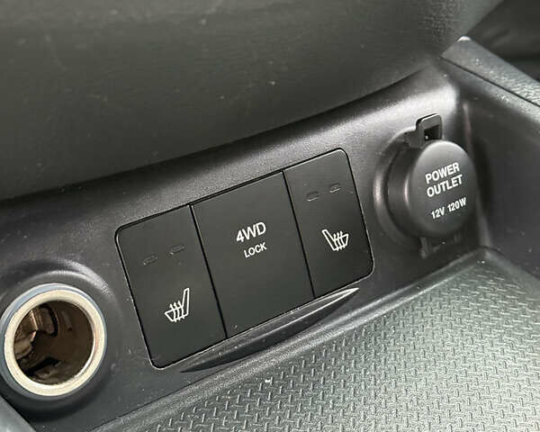 Сірий Хендай Санта Фе, об'ємом двигуна 2.2 л та пробігом 257 тис. км за 9650 $, фото 29 на Automoto.ua