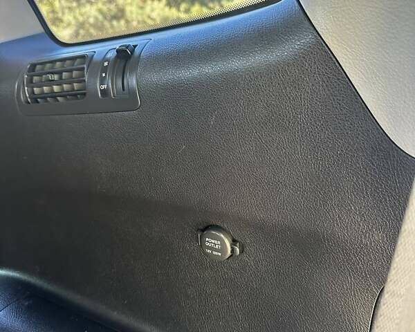 Серый Хендай Санта Фе, объемом двигателя 2.2 л и пробегом 241 тыс. км за 8900 $, фото 9 на Automoto.ua