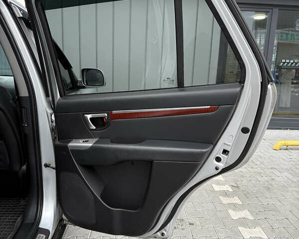 Сірий Хендай Санта Фе, об'ємом двигуна 2.2 л та пробігом 257 тис. км за 9650 $, фото 37 на Automoto.ua