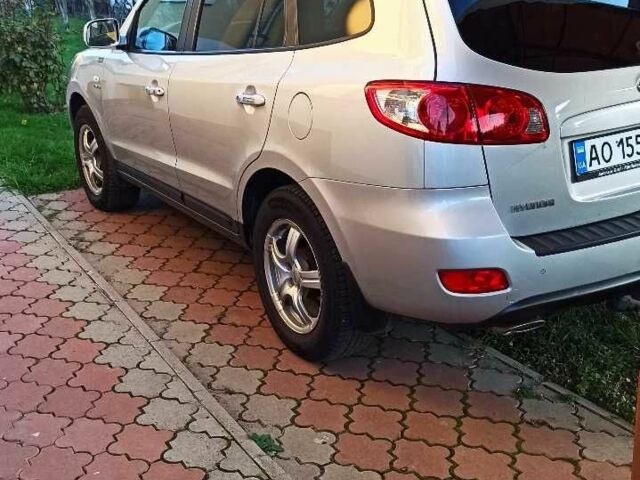 Серый Хендай Санта Фе, объемом двигателя 2.2 л и пробегом 232 тыс. км за 9500 $, фото 3 на Automoto.ua