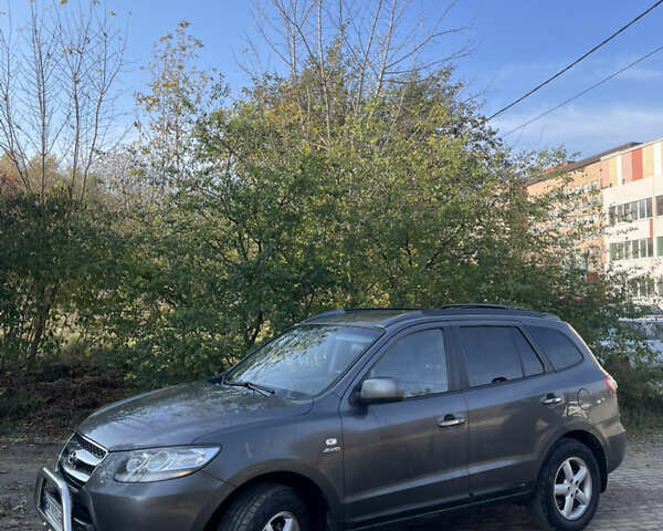 Серый Хендай Санта Фе, объемом двигателя 2.2 л и пробегом 267 тыс. км за 8999 $, фото 3 на Automoto.ua