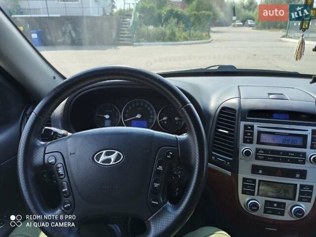 Сірий Хендай Санта Фе, об'ємом двигуна 2.2 л та пробігом 220 тис. км за 9500 $, фото 5 на Automoto.ua