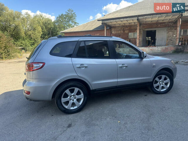 Серый Хендай Санта Фе, объемом двигателя 2.19 л и пробегом 301 тыс. км за 8500 $, фото 22 на Automoto.ua