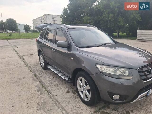 Сірий Хендай Санта Фе, об'ємом двигуна 2.2 л та пробігом 304 тис. км за 9600 $, фото 9 на Automoto.ua