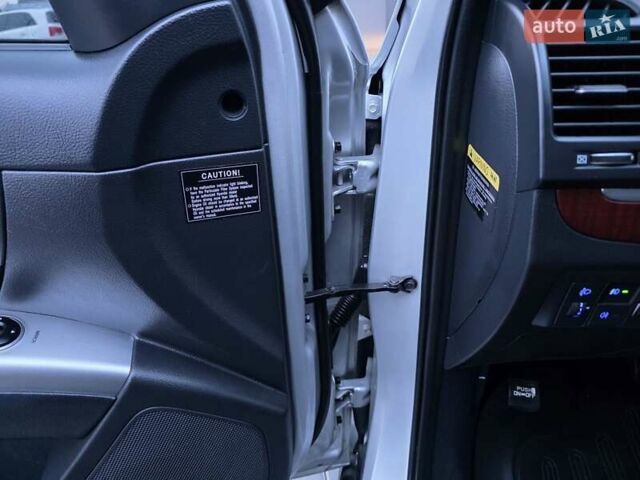 Серый Хендай Санта Фе, объемом двигателя 2.2 л и пробегом 251 тыс. км за 9333 $, фото 30 на Automoto.ua