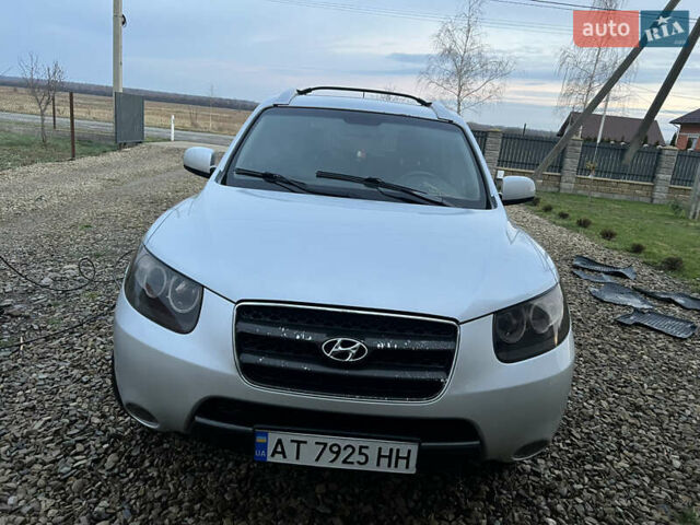 Серый Хендай Санта Фе, объемом двигателя 2.2 л и пробегом 205 тыс. км за 10300 $, фото 17 на Automoto.ua