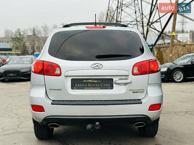Серый Хендай Санта Фе, объемом двигателя 2.19 л и пробегом 290 тыс. км за 8999 $, фото 10 на Automoto.ua