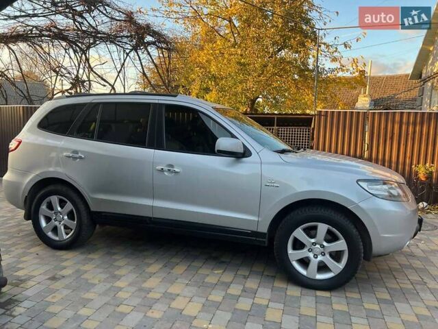 Серый Хендай Санта Фе, объемом двигателя 2.19 л и пробегом 314 тыс. км за 8700 $, фото 11 на Automoto.ua