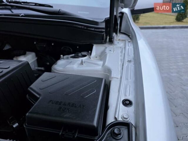 Серый Хендай Санта Фе, объемом двигателя 2.2 л и пробегом 251 тыс. км за 9333 $, фото 65 на Automoto.ua