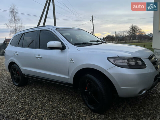 Серый Хендай Санта Фе, объемом двигателя 2.2 л и пробегом 205 тыс. км за 10300 $, фото 31 на Automoto.ua