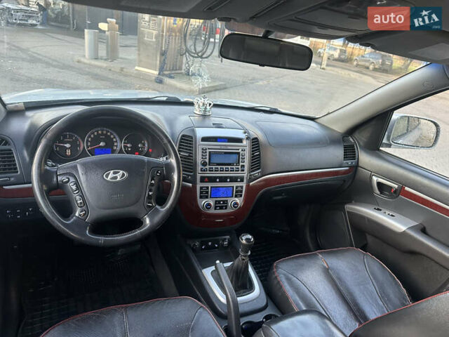 Сірий Хендай Санта Фе, об'ємом двигуна 2.2 л та пробігом 208 тис. км за 7200 $, фото 17 на Automoto.ua